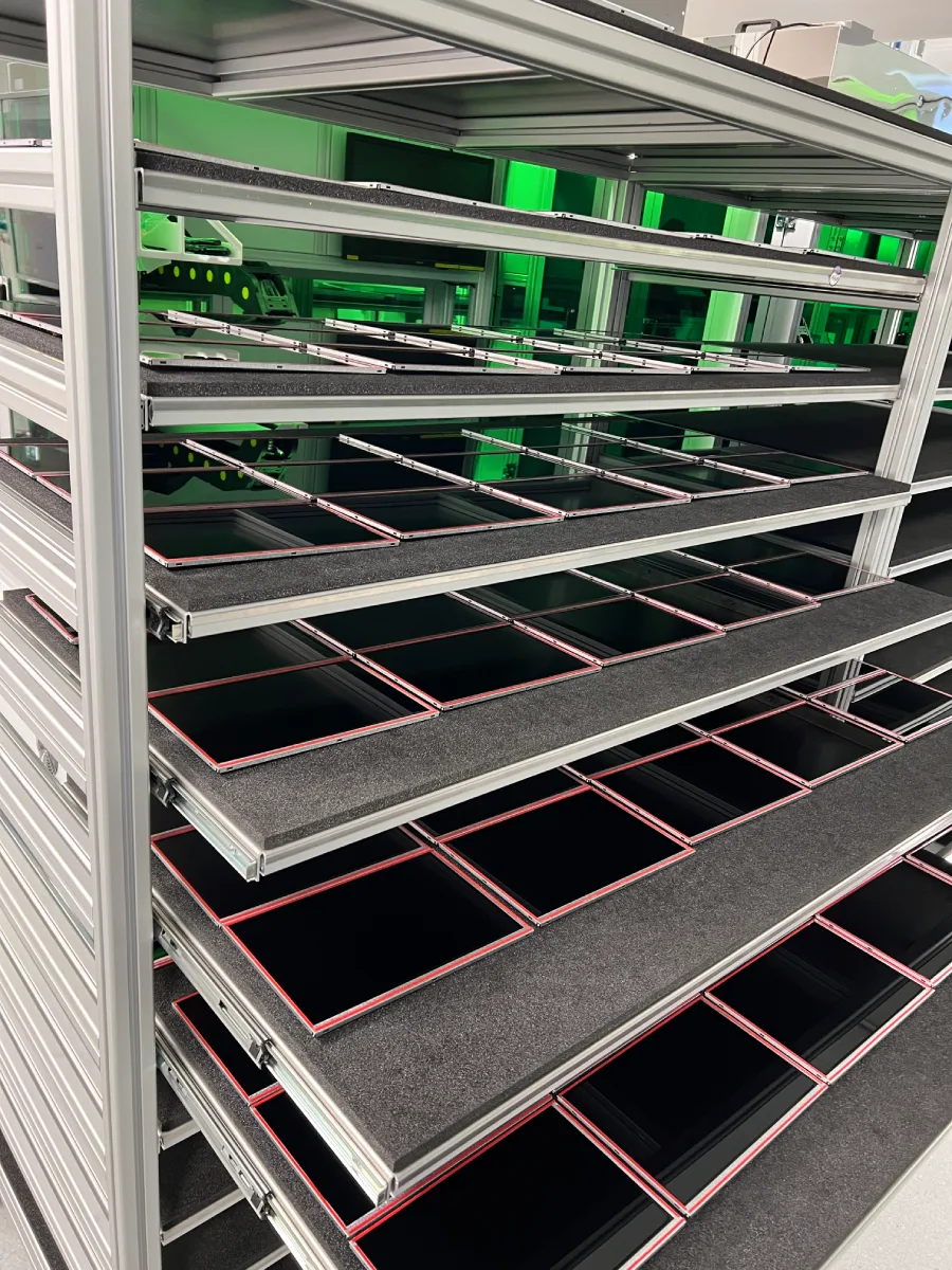 ISO-7 Reinraum – Touch-Lamination und Prozessanlagen